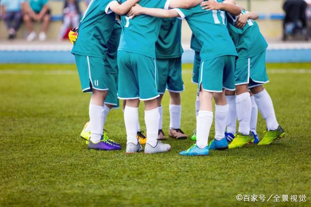 FIBA发布视频：庞云舒强攻内线完成2+1得分